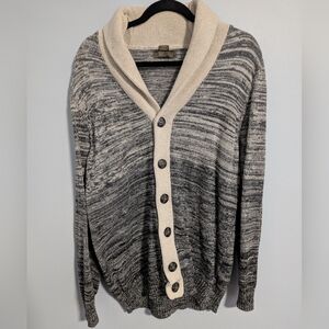 Elegant Men's Cardigan in Gray and Cream